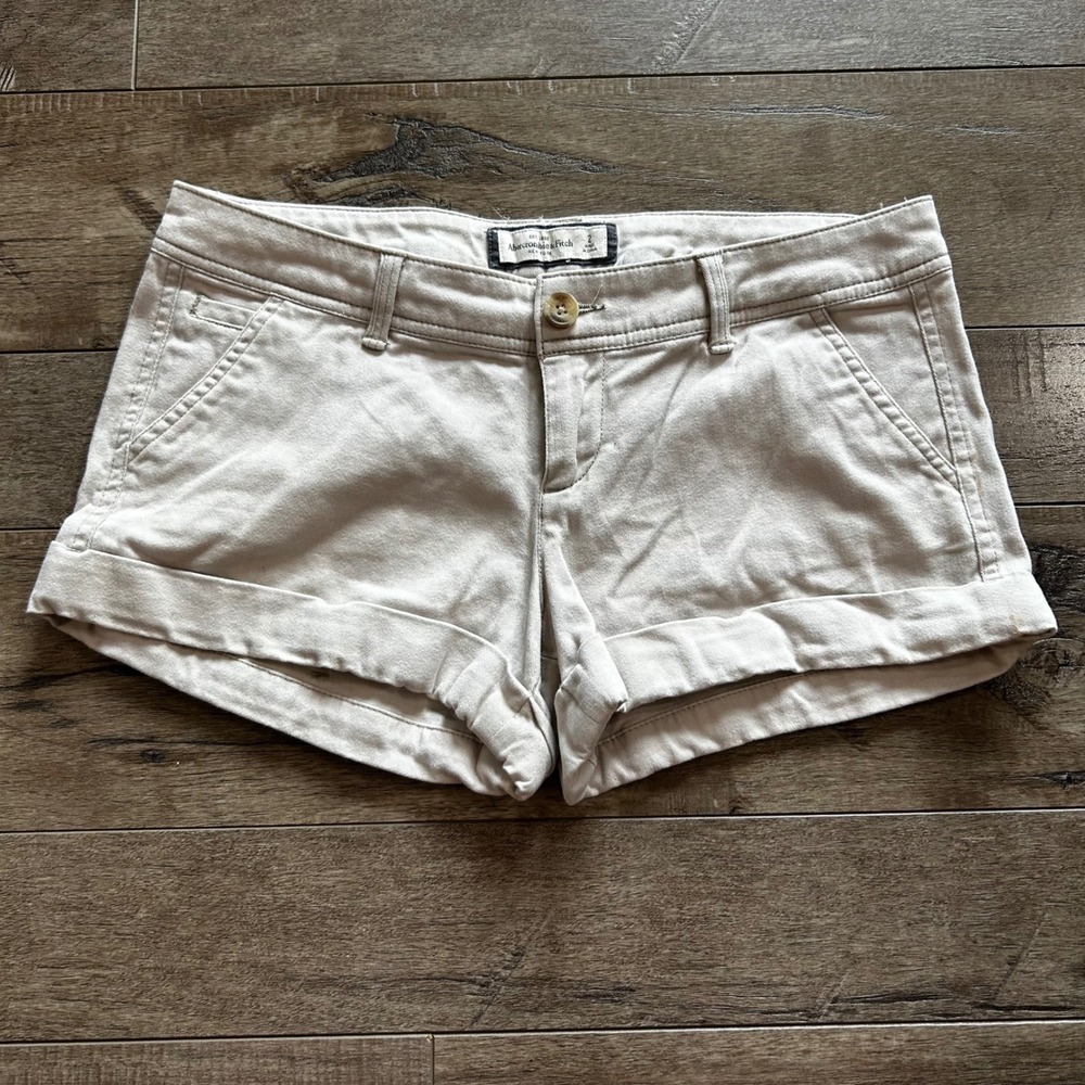 Y2K Abercrombie & Fitch White Khaki Chino Cuffed Shorts Low Rise Size 2